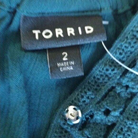 Torrid Teal Gauze Lace Trim Long Sleeve Cold Shoulder Peplum Blouse 2X NWT - Picture 12 of 15